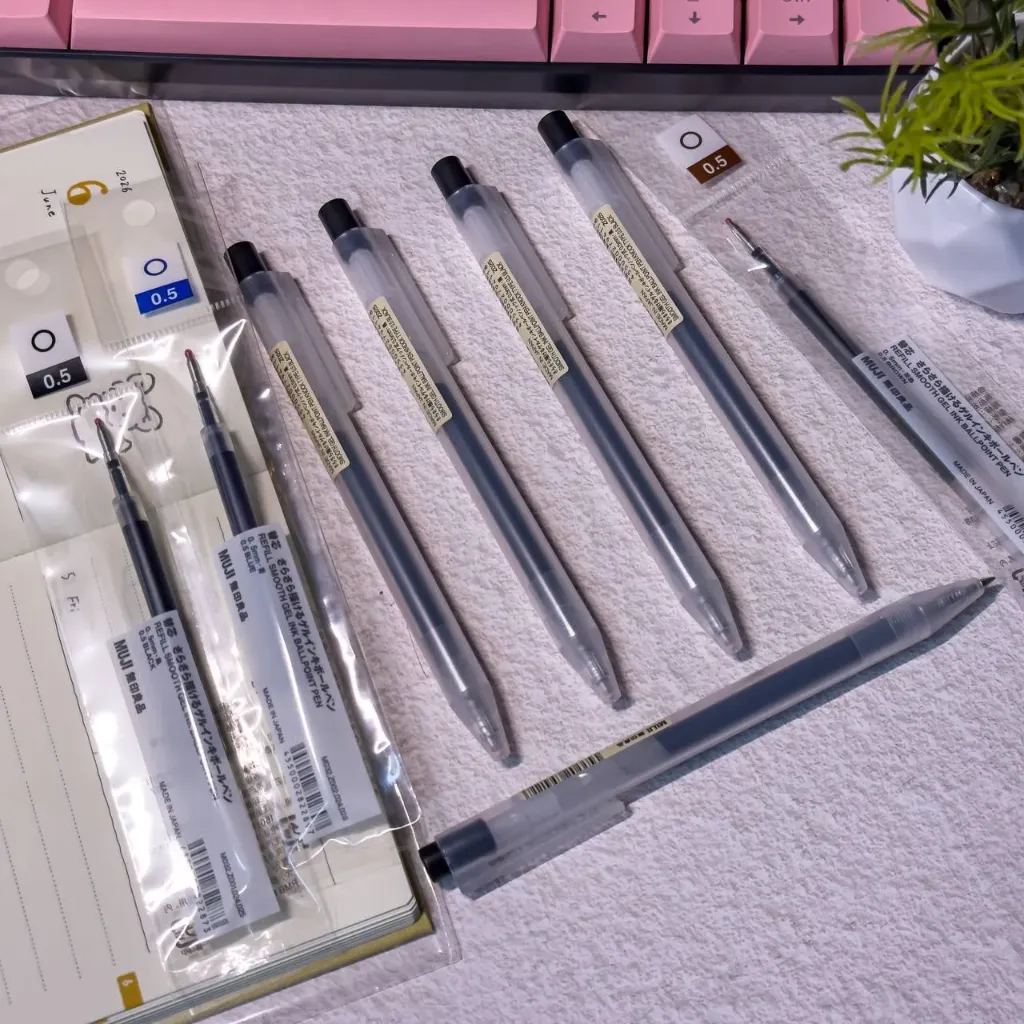 Muji Gel Pen Knock Type 0.5 black ink