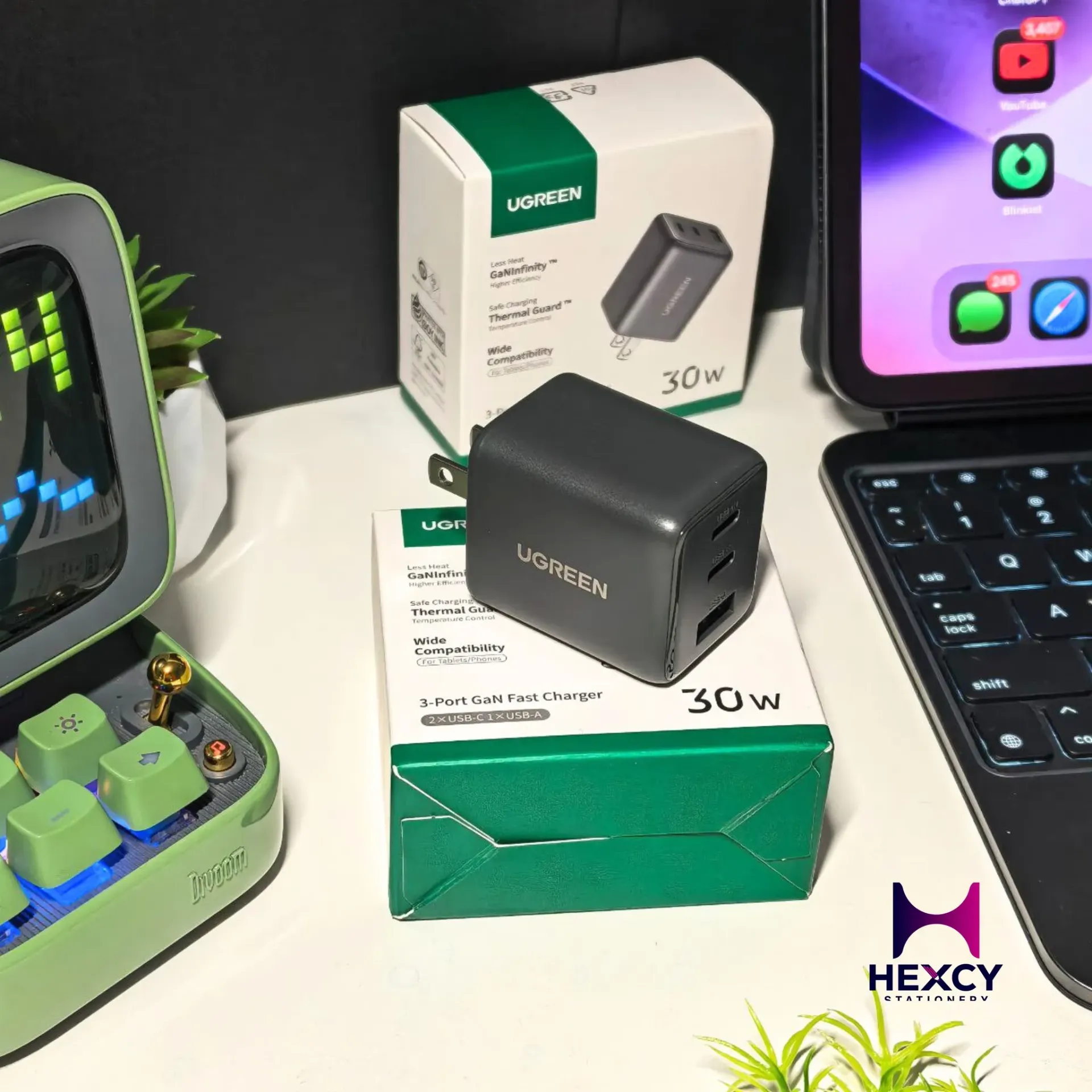 [55537] UGREEN X515 Charger (30 W, 2 x USB-C + 1 x USB-A)